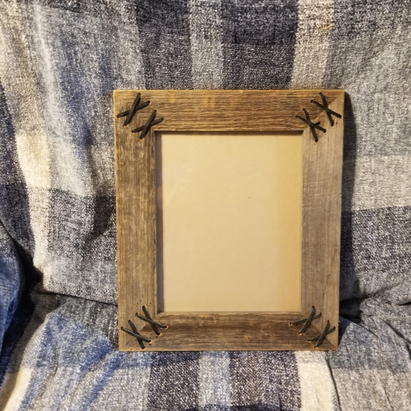 Gorgeous wooden picture frame - Picture 1 of 6